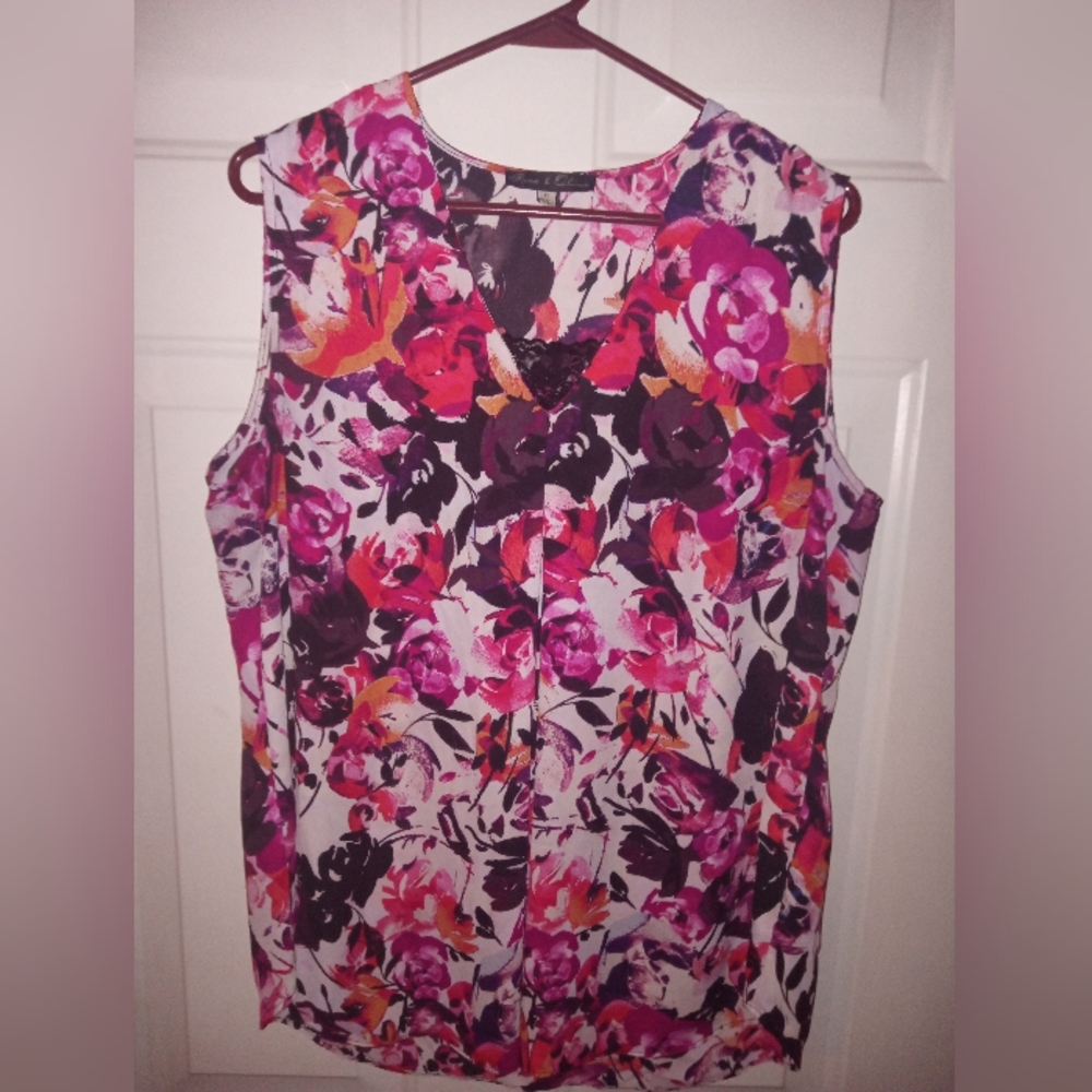 Rose & Olive Dressy Tank V Neck Roses/Floral Decor XL